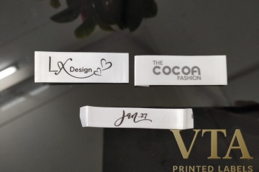 In tem nhãn quần áo chất liệu satin